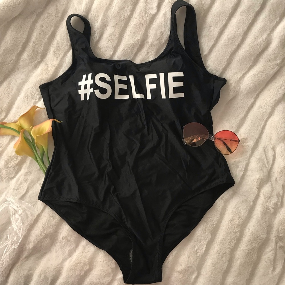 New One piece plus swimsuit - Picture 5 of 8
